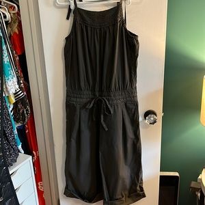 Stylish jumper/overalls.